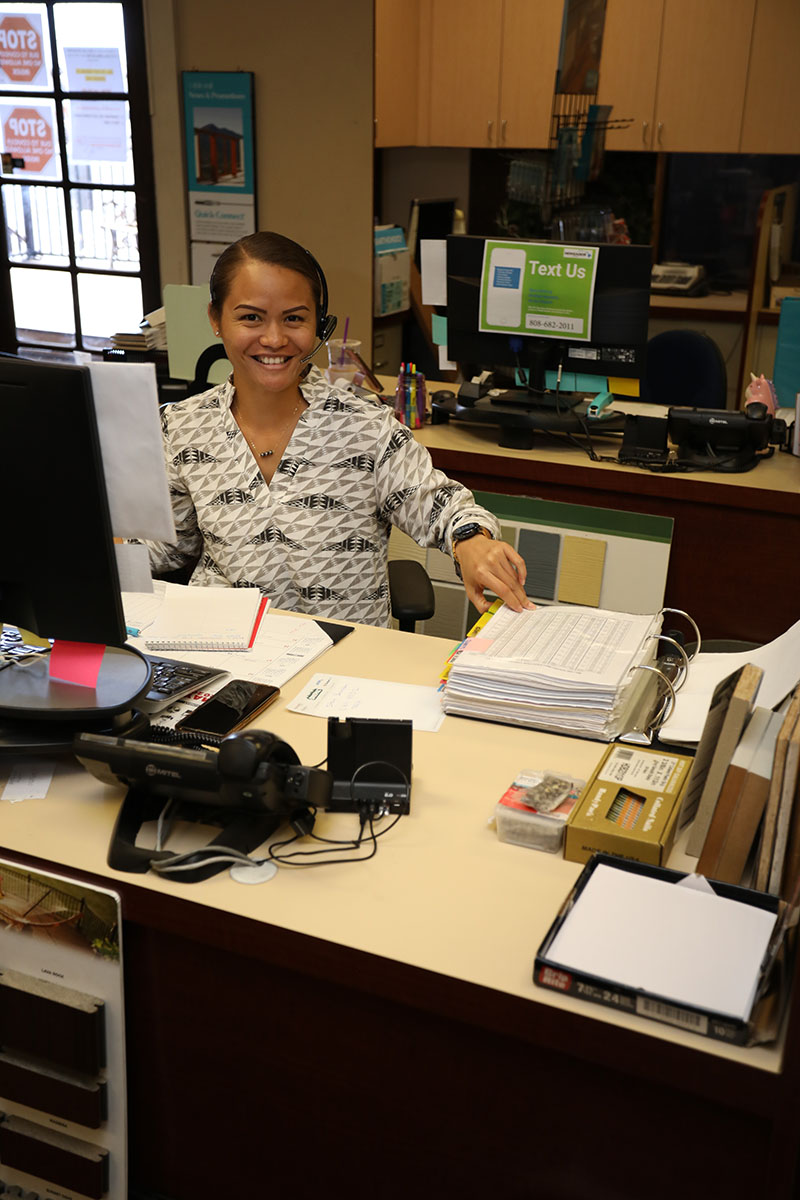 Oahu location office employee, female